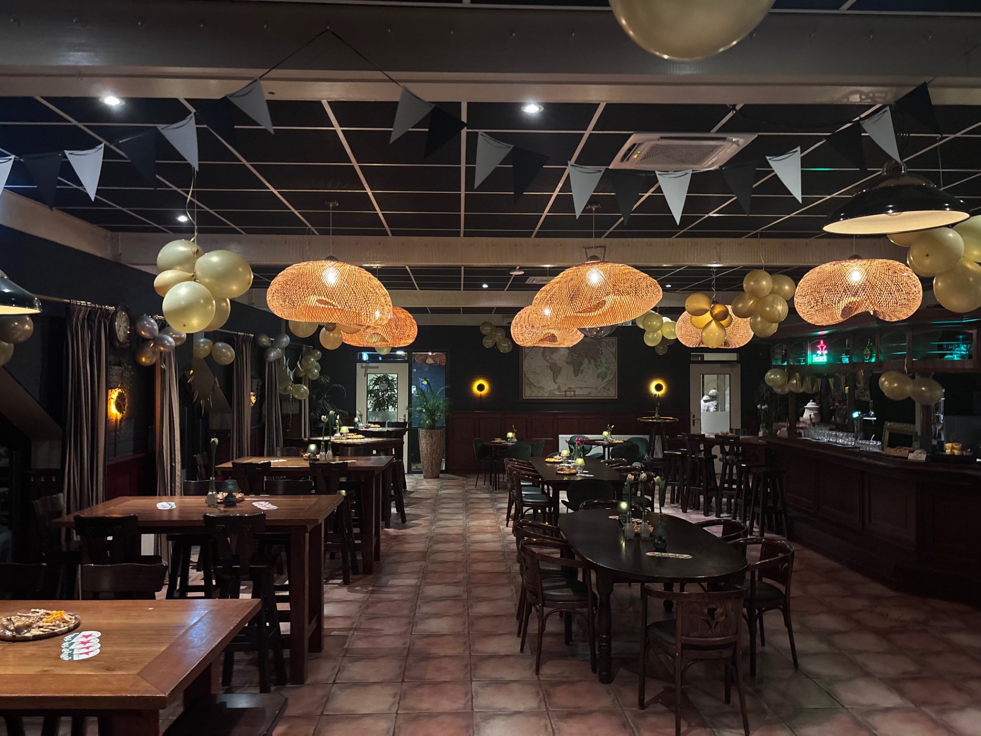 Gezellig gevulde Wagenzaal
